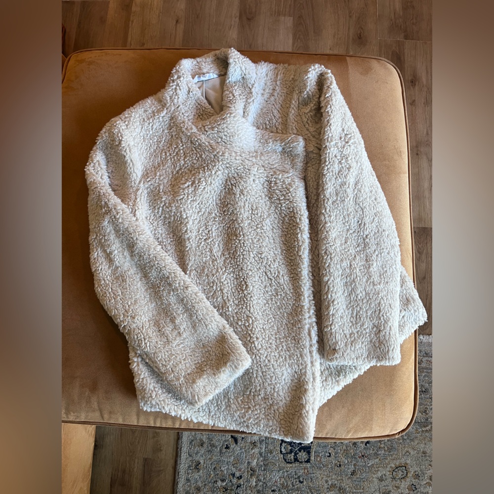 BB Dakota Cozy Cream Sherpa Pullover